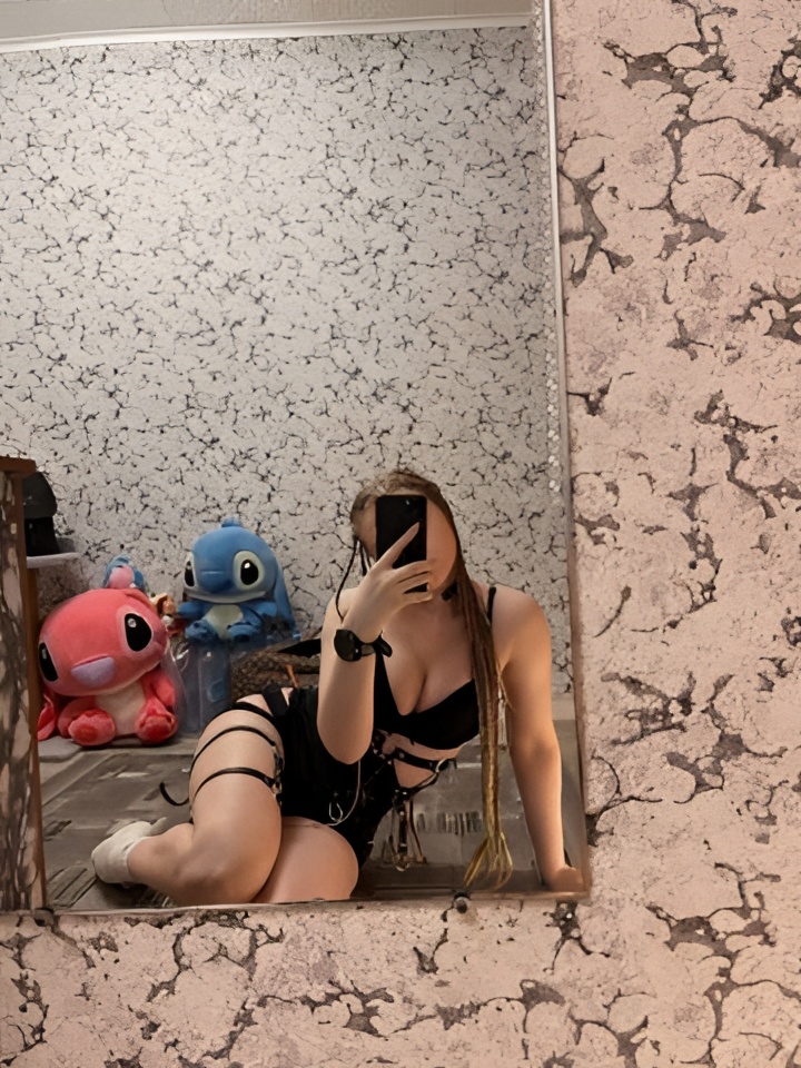 Дарья привлекальеная девушка из Кингисеппа цена от 5000 руб