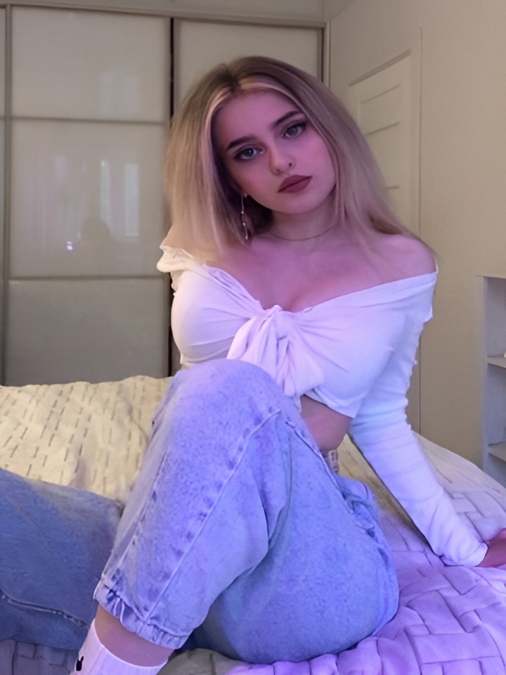 Роксана привлекальеная девушка из Кингисеппа цена от 2500 руб