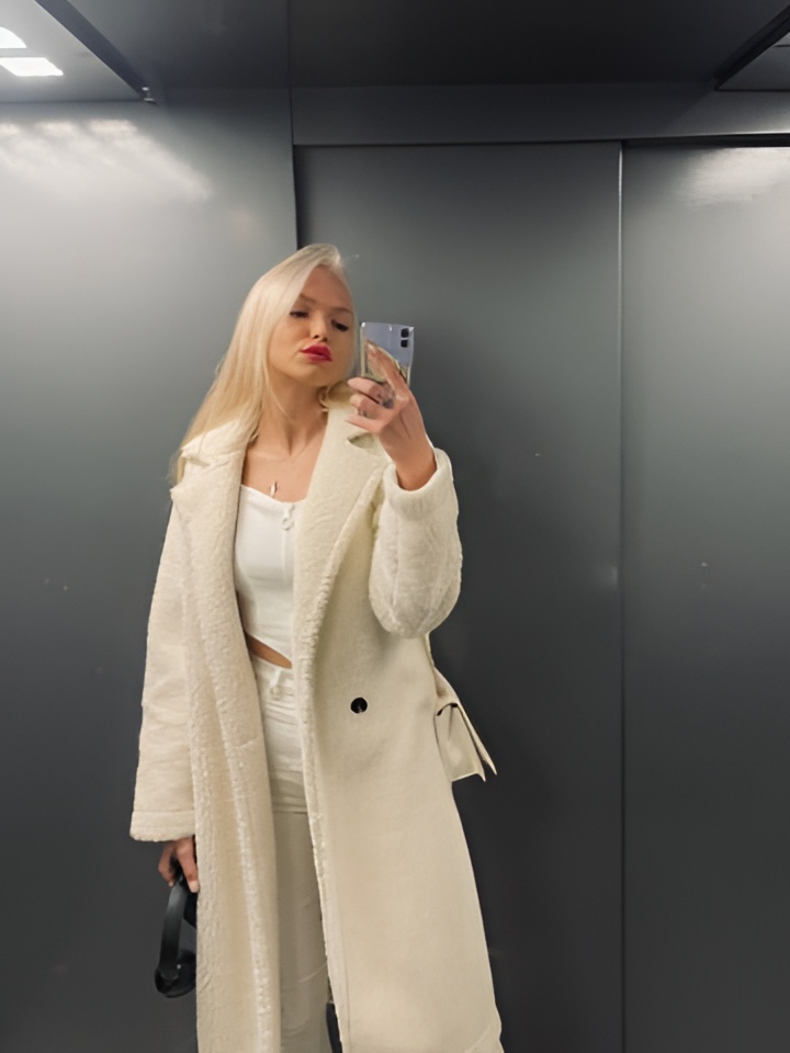 Таисия привлекальеная девушка из Кингисеппа цена от 10000 руб