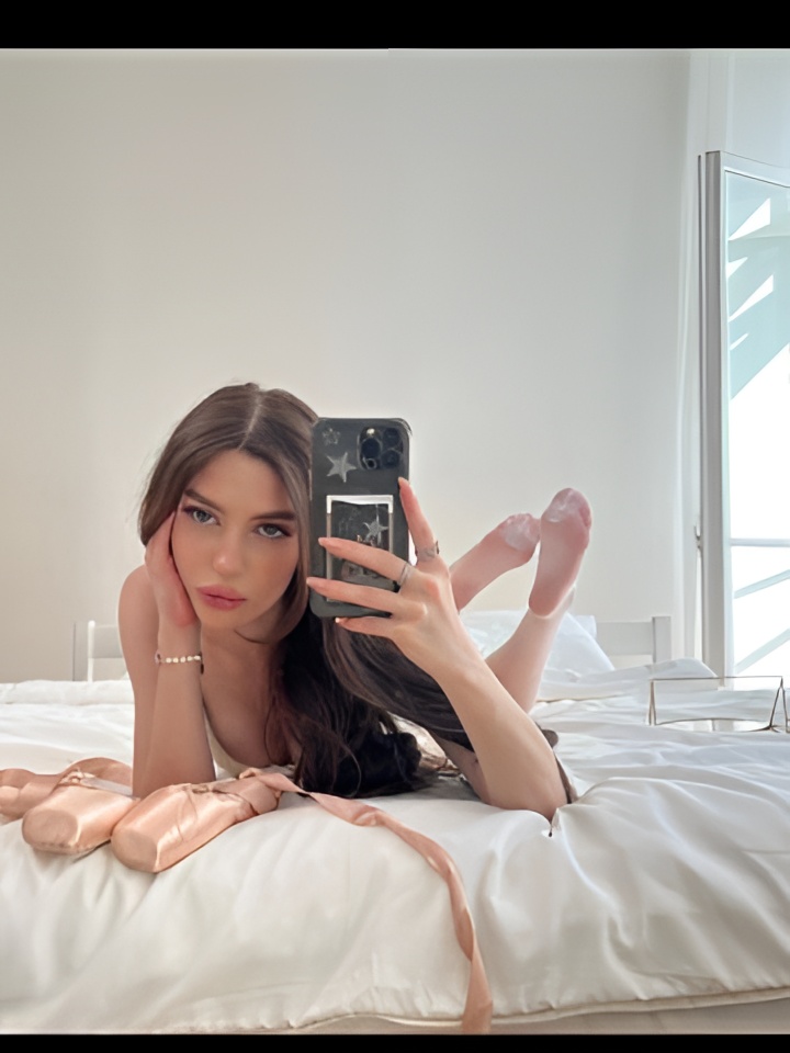 Василиса привлекальеная девушка из Кингисеппа цена от 2000 руб