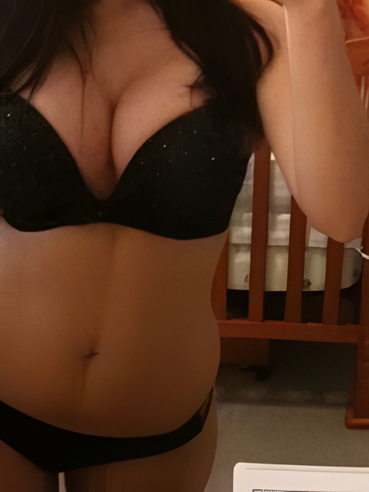 Ярославна привлекальеная девушка из Кингисеппа цена от 5000 руб