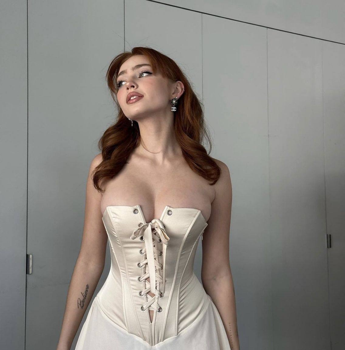 Анита привлекательная девушка из Кингисеппа цена от 3000 руб