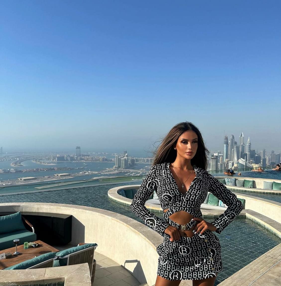 Дина привлекальеная девушка из Кингисеппа цена от 3500 руб