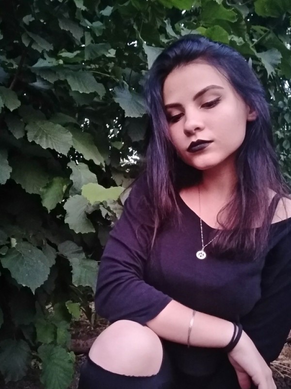 Эльвира привлекательная девушка из Кингисеппа цена от 3000 руб